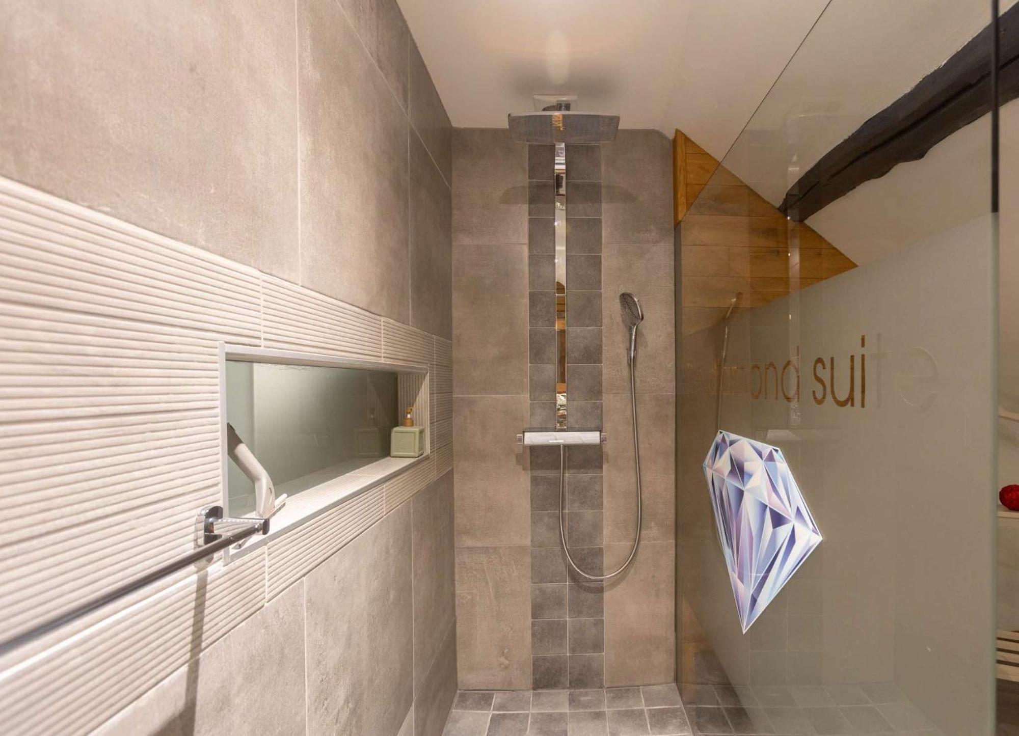 Apartment Design Suite Jehanster Buitenkant foto